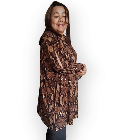 Susan Graver Susan Graver Brown Animal Print Sequin Top LX - 2X - Picture 5 of 11